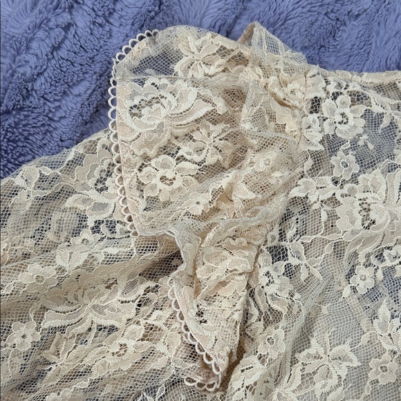 ℰ𝓁ℯ𝑔𝒶𝓃𝓉 ℒ𝒶𝒸ℯ ℬℯ𝒾𝑔ℯ 𝒯ℴ𝓅 - Picture 3 of 4